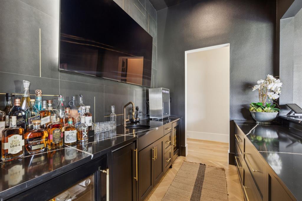 Hidden Creeks Pointe - Residential