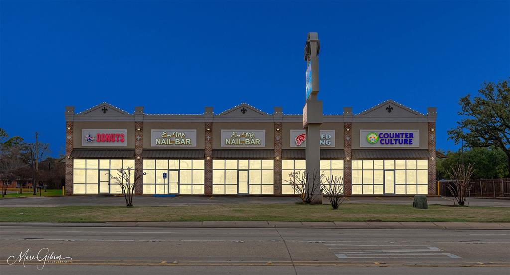 Airline Center - Commercial Sale