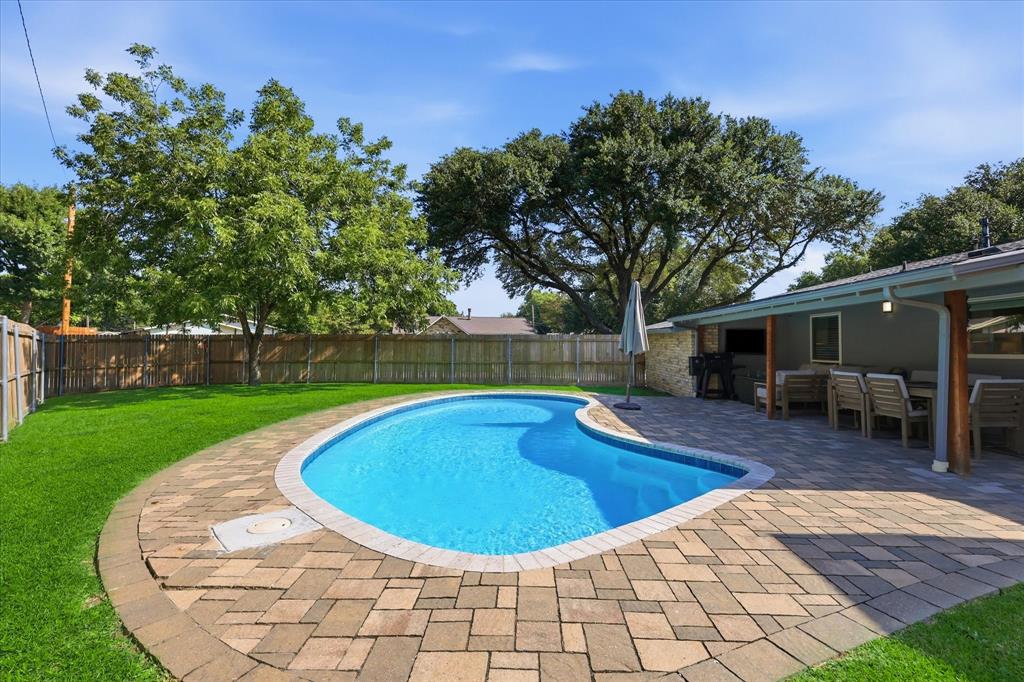 745 Greenhill Lane