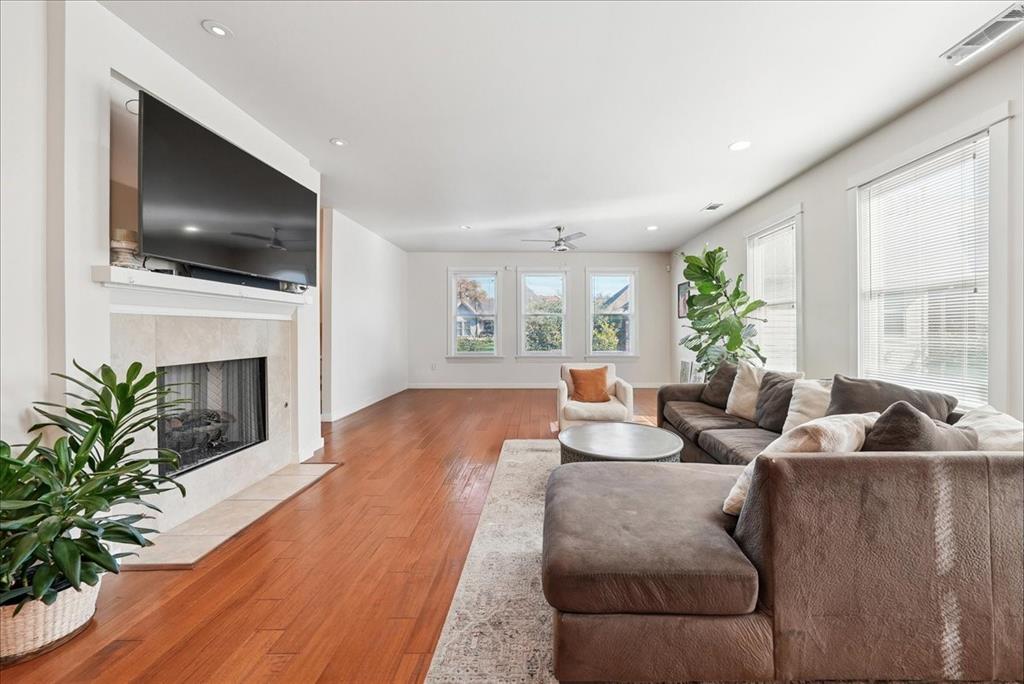 Uptown Thomas Condo Bldg 3 - Residential Lease