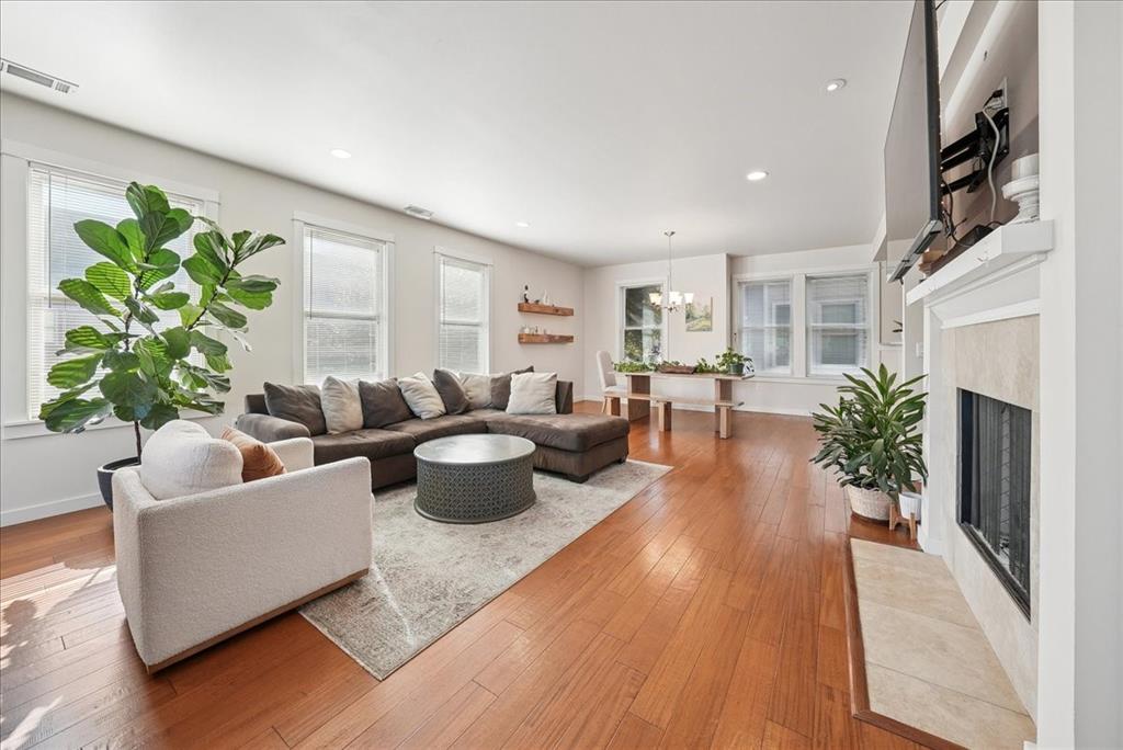 Uptown Thomas Condo Bldg 3 - Residential Lease