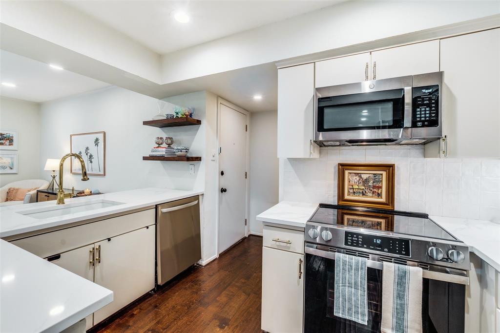 Danbury Condo Bldg D - Residential