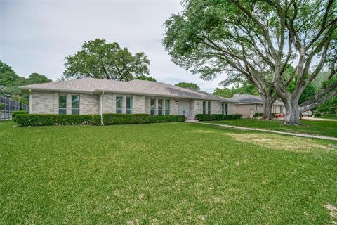 4015 Myerwood Lane Dallas TX 75244