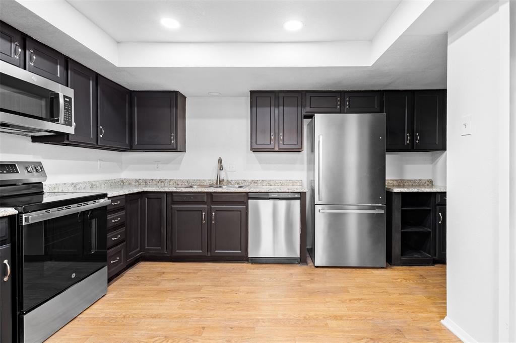 Shady Brook Twnhs Add - Residential Lease