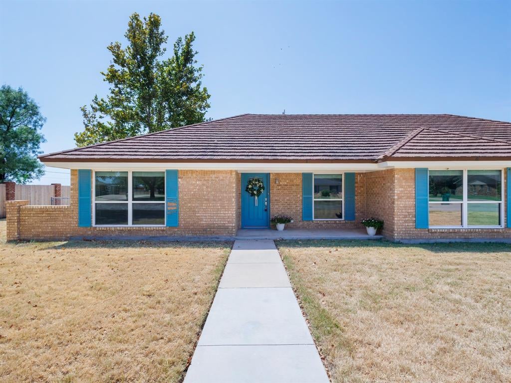 Photo of 1301 Hillcrest Street, Coleman, TX 76834 (MLS # 21373686)