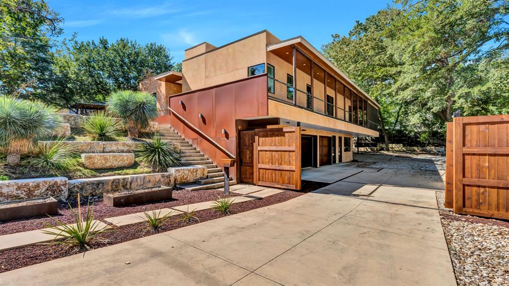 8635 San Leandro Drive