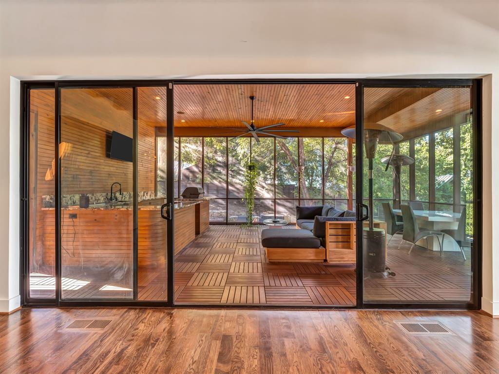 8635 San Leandro Drive