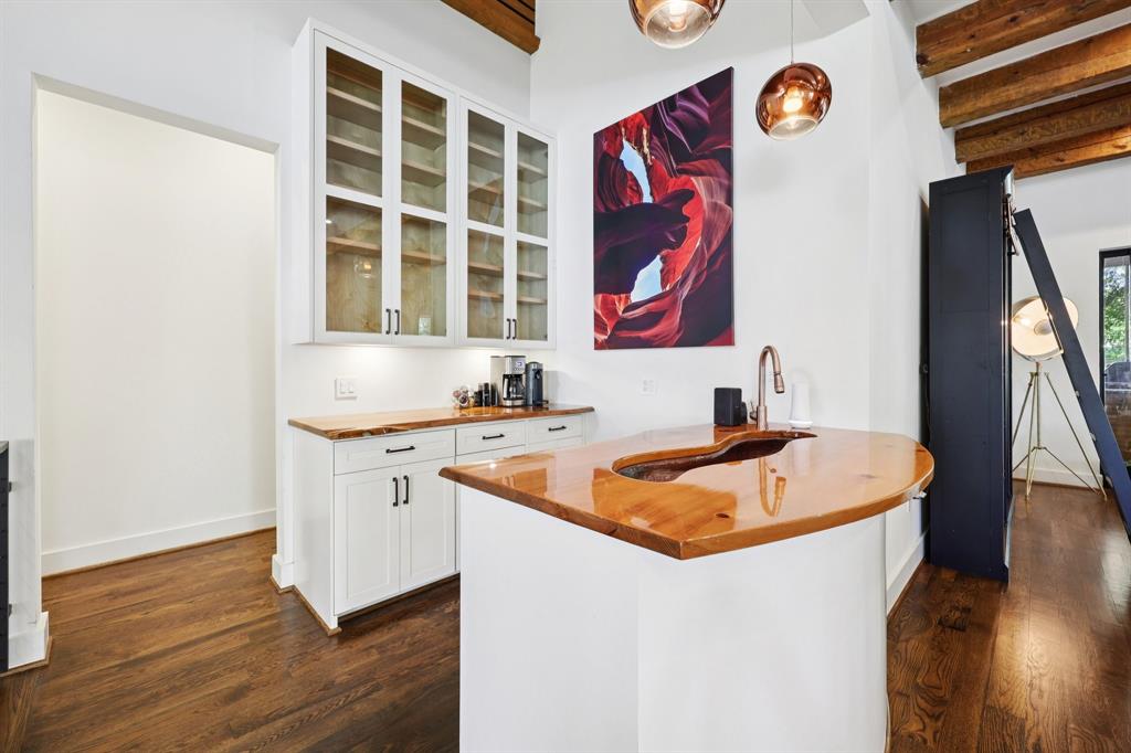 8635 San Leandro Drive