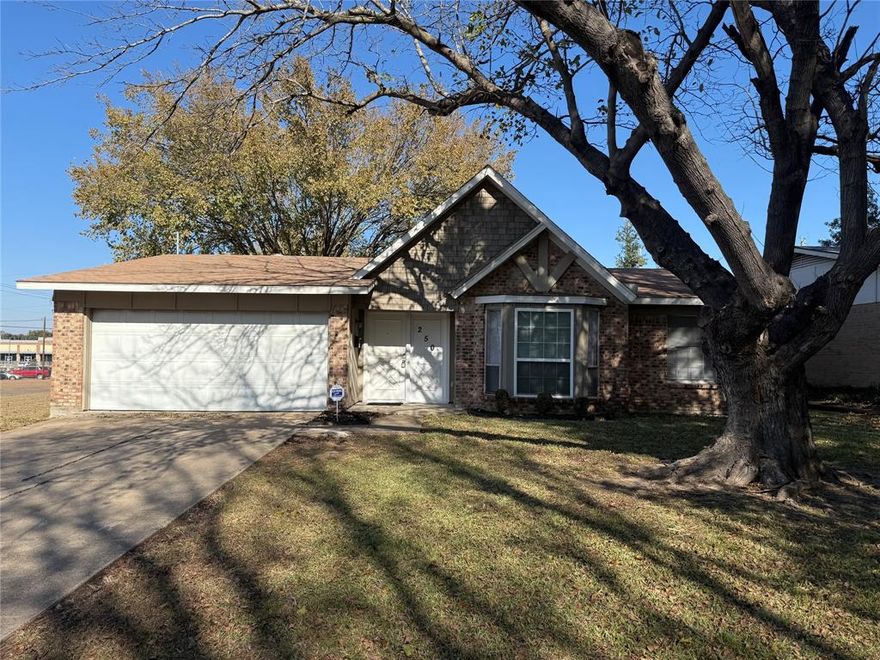 Charming 3-Bedroom Home for Rent in Mesquite, TX Modern Updates & Great Location
Welcome to this beautifully updated 3-bedroom, 2-bathroom home with a 2-car garage in Mesquite, Texas. Offering the perfect mix of comfort and style, this property features fresh interior paint, stunning flooring throughout, and an updated AC system for year-round comfort.
The modern kitchen with spacious countertops is ideal for cooking and entertaining, while the open living room provides a warm and inviting space for family gatherings. Step outside to enjoy a fenced backyard, perfect for pets, play, or weekend barbecues.
Located in a desirable Mesquite neighborhood, this home combines convenience with charmclose to shopping, dining, schools, and major highways for an easy commute.
If youre searching for a move-in ready home in Mesquite with modern upgrades and timeless appeal, this property is the perfect retreat.
Ask us about our Military and First Responder Discount.