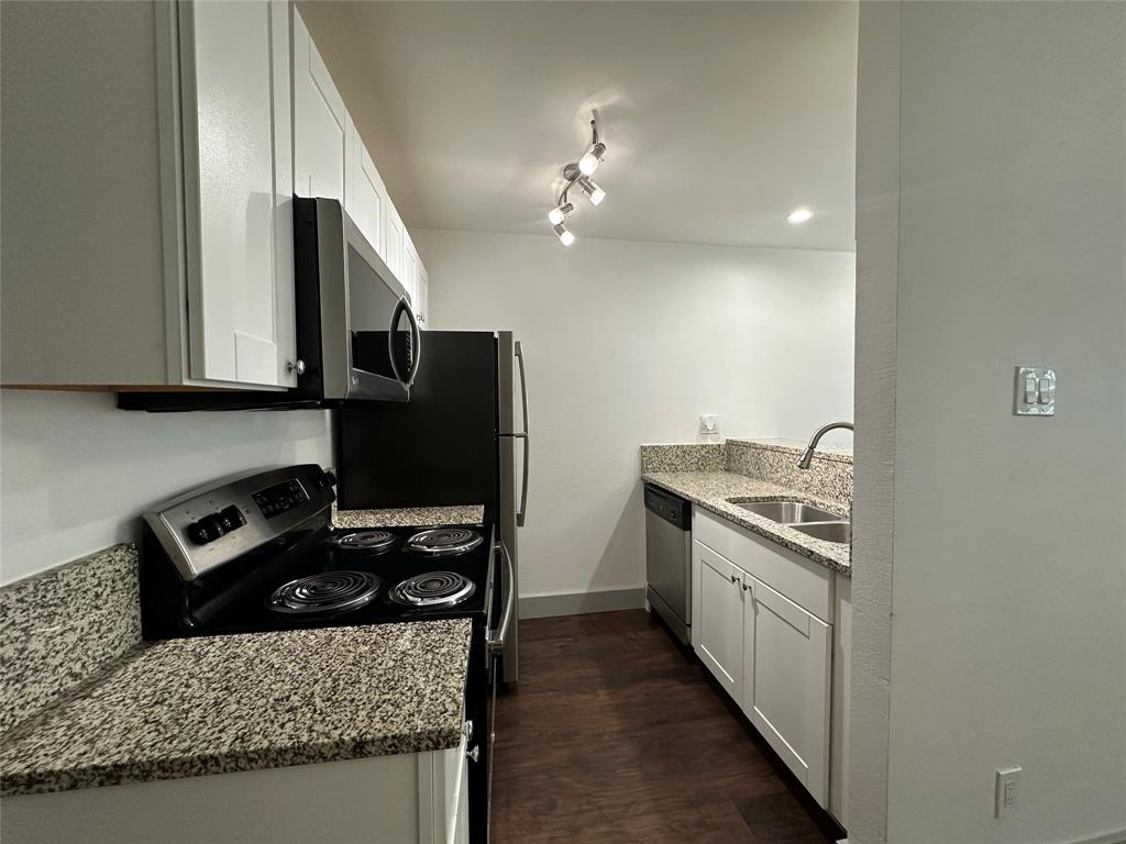 4633 Fairmount Street 207