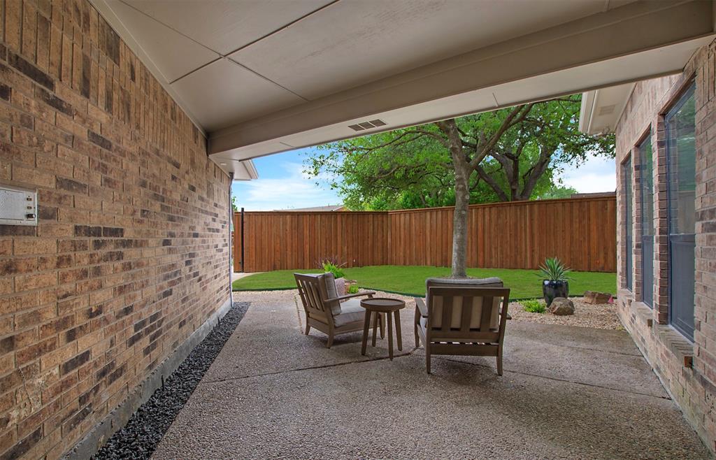 LAKE HIGHLAND VILLAGE - Residential