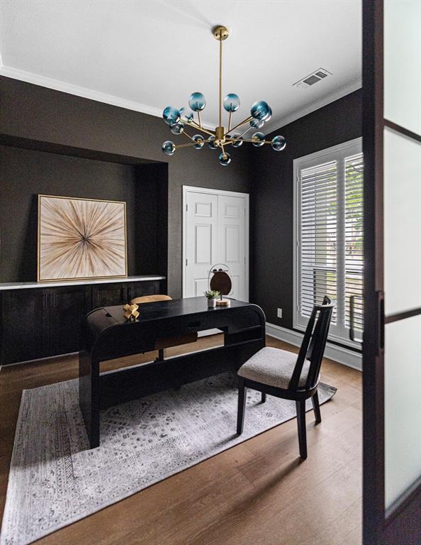 LAKE HIGHLAND VILLAGE - Residential