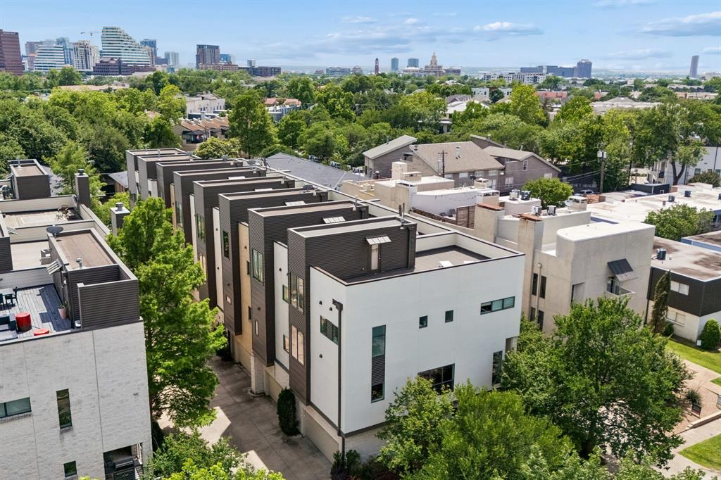 Newton Twnhms 4140 - Residential
