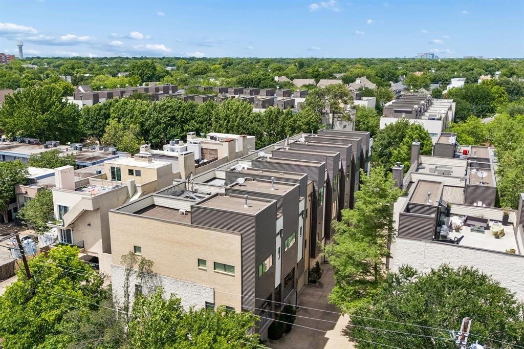 Newton Twnhms 4140 - Residential