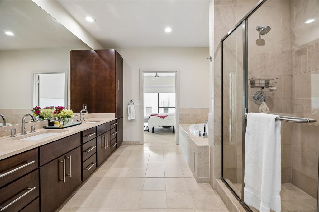 Newton Twnhms 4140 - Residential