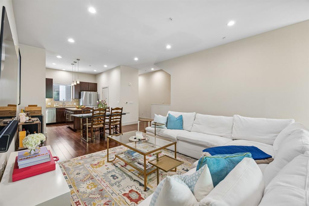 Newton Twnhms 4140 - Residential