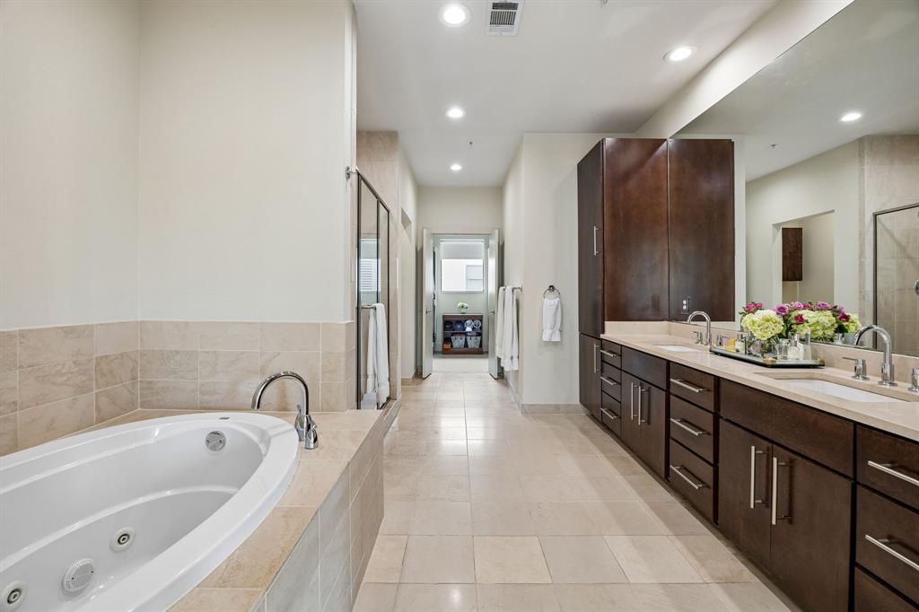Newton Twnhms 4140 - Residential