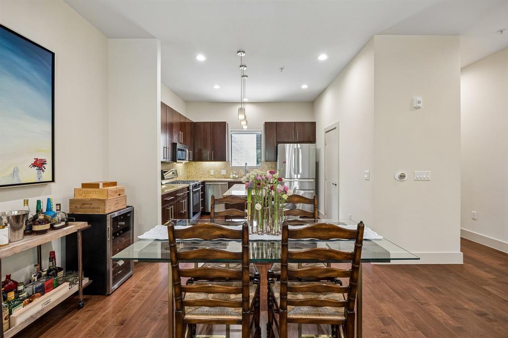 Newton Twnhms 4140 - Residential