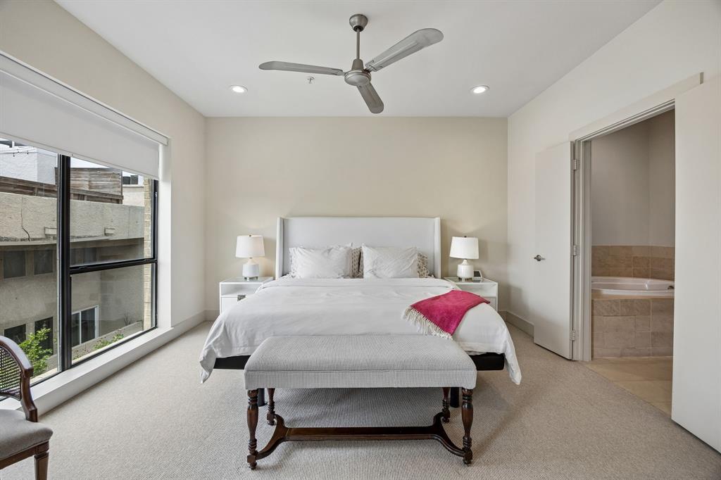 Newton Twnhms 4140 - Residential