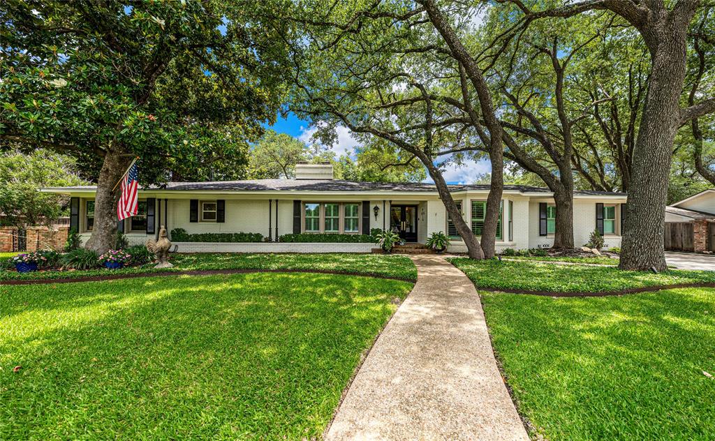 5200 Lockwood Drive