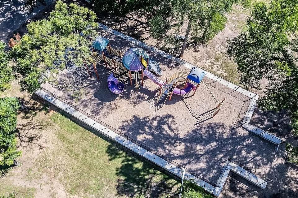 Blue Water Oaks - Residential