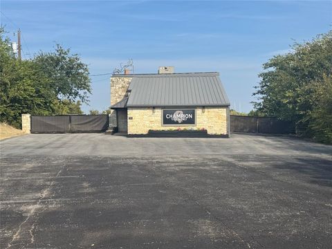 1806 W Pearl Street Granbury TX 76048