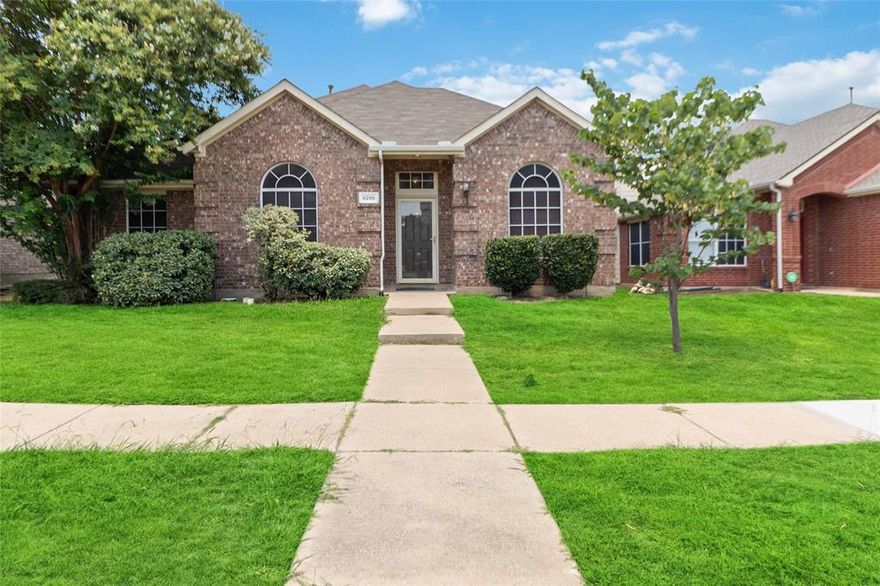 Move in ready! This well maintained home offers a great split 4 bedroom floor plan. OPEN kitchen, dining and living area with corner fireplace. Spacious master with large walk-in closet is separate from other bedrooms. Tile floors in family room, Kitchen and Formal Living & Dinning. Just a short walk to the community pool. This home is an outstanding value in McKinney ISD, convenient location, minutes drive to 121 Fwy. great floor plan and excellent move-in condition!