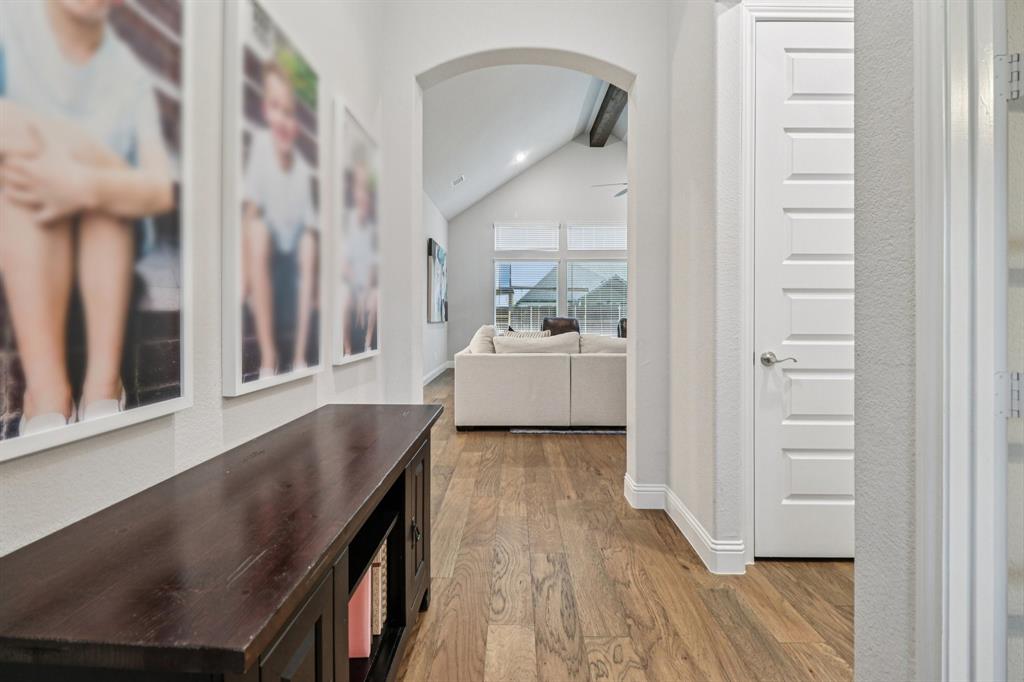 3910 Monterrey Oak Way