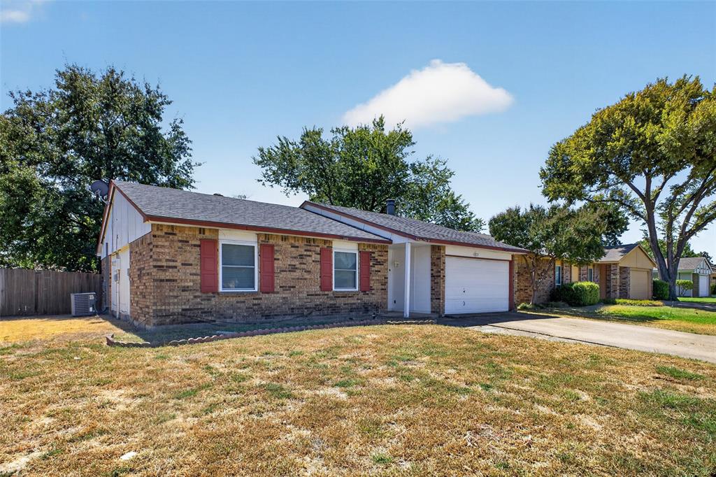 1305 Clark Trail