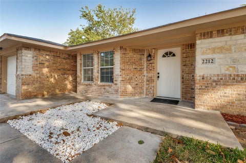 Photo of 2212 Piedmont Street, Irving, TX 75061 (MLS # 21391544)