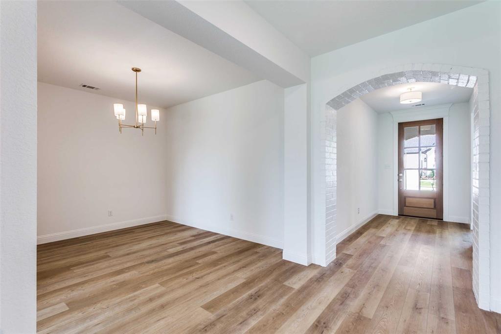 501 W Thoroughbred