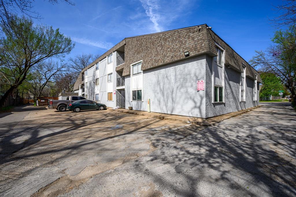 4716 Sycamore