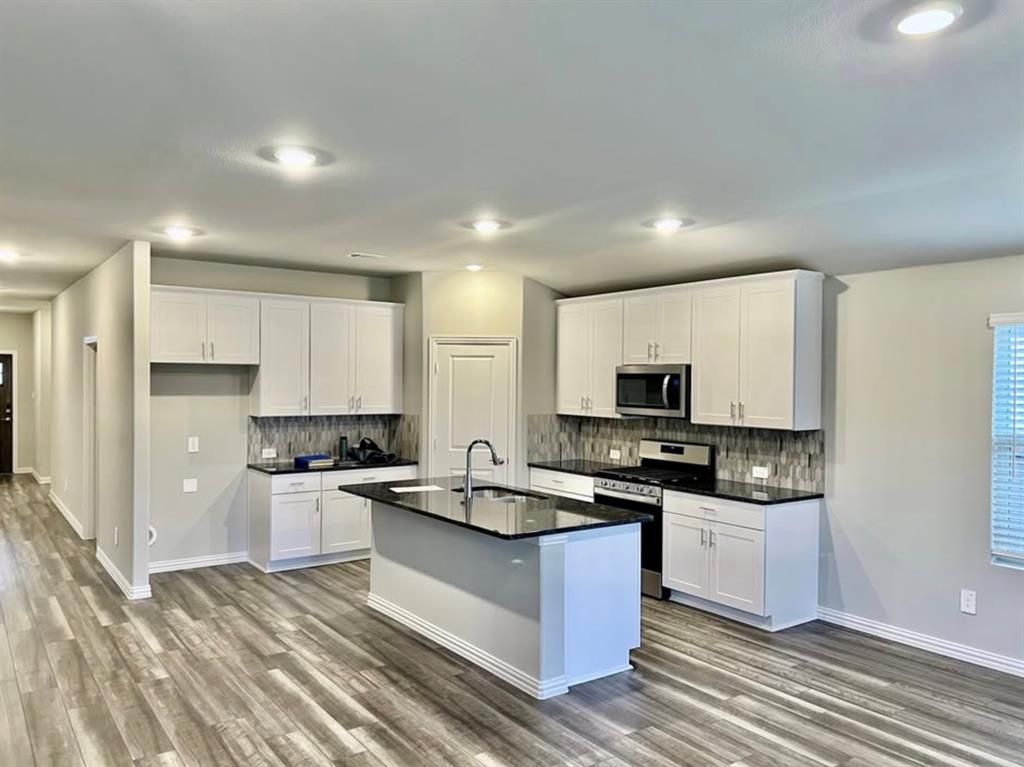 Photo of 10421 Potawatomi Lane, Fort Worth, TX 76179 (MLS # 21138958)