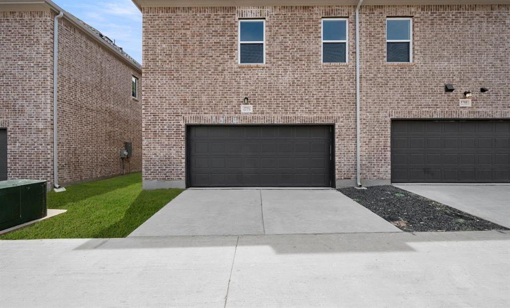 5733 Lakeview Drive