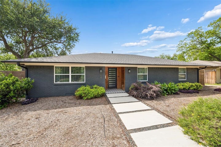 Photo 1 of 29 — 804 S Weatherred Drive, Richardson, TX 75080