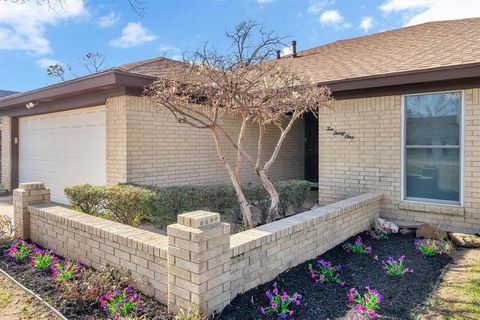 Photo of 1031 Boston Boulevard, Bedford, TX 76022 (MLS # 21192373)