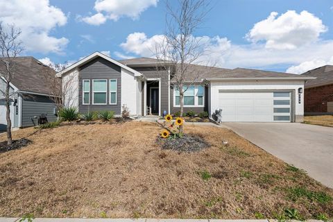 Photo of 708 Golden Gate Park Road, Alvarado, TX 76009 (MLS # 21196292)