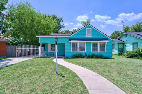 Photo of 3332 Ryan Avenue, Fort Worth, TX 76110 (MLS # 21337996)