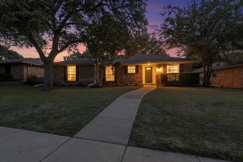 Tiny photo for 917 EDGEFIELD Trail, Flower Mound, TX 75028 (MLS # 21018298)