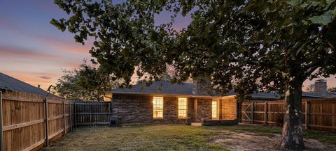 Tiny photo for 917 EDGEFIELD Trail, Flower Mound, TX 75028 (MLS # 21018298)