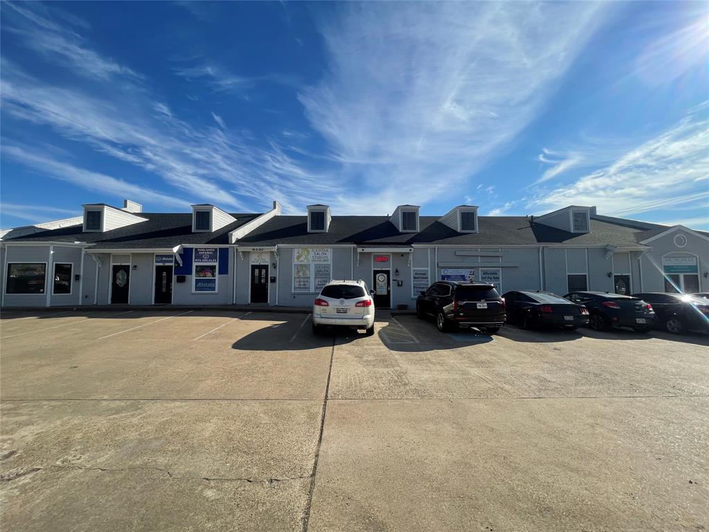 6330 Broadway Boulevard Stes B & C