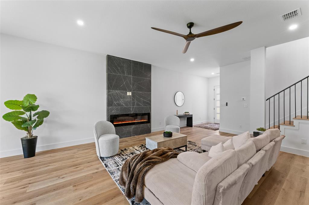 ROCHESTER PARK - Residential