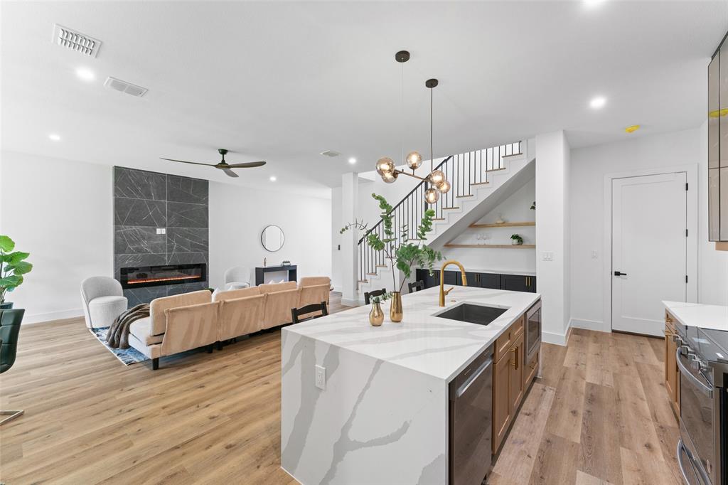 ROCHESTER PARK - Residential