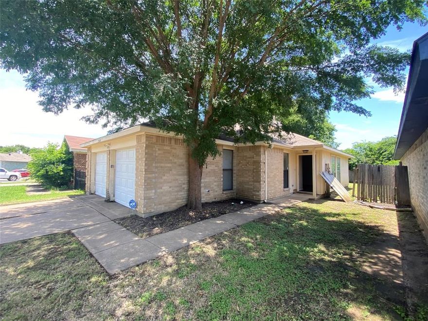 Welcome to a quaint 3 bedroom 2 bath home. Great home that would be perfect for first time homebuyers or make it an investment property. Luxury Vinyl Plank throughout. This home is ready for your touches! This property is located a couple of miles from I 35 W for easy access.