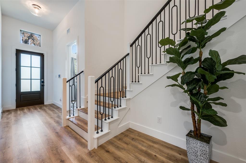 2130 Roanoke Avenue