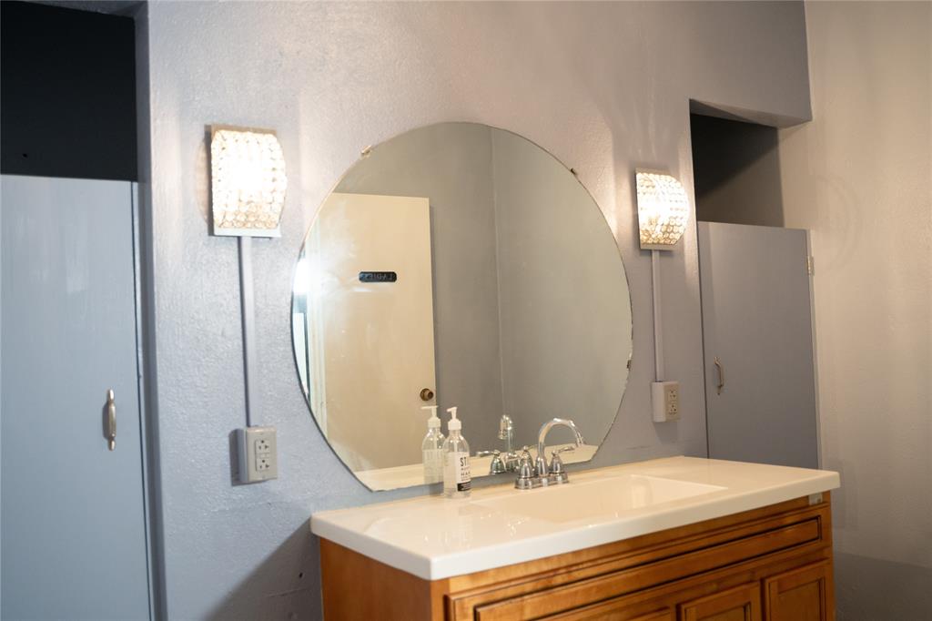 Archer W A Add - Commercial Sale