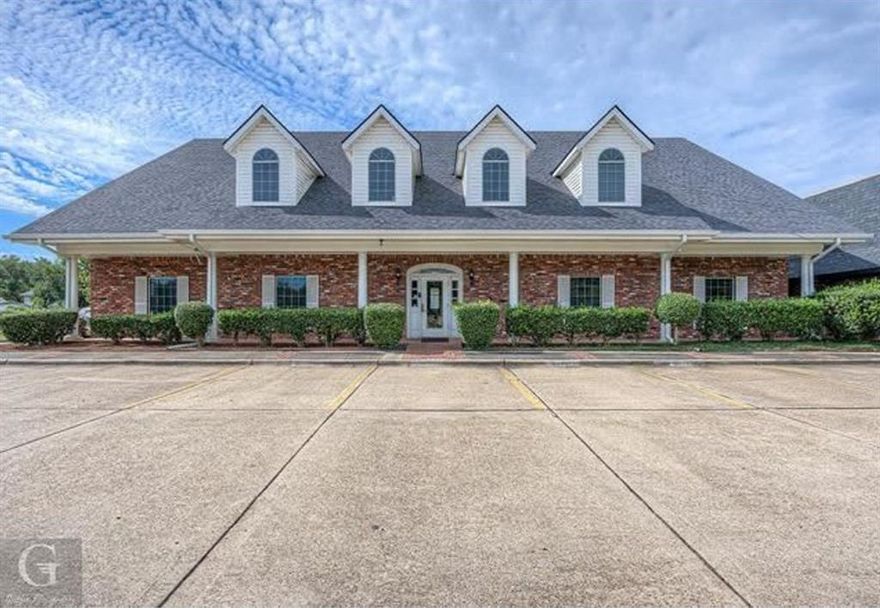 8,885 SF freestanding two-story office building for sale located on Youree Drive in South Shreveport. First floor contains 12 private offices, two large conference rooms (one with a connecting restroom), reception area, kitchen, and separate men & women restrooms. Second floor contains 17 private offices and separate men & women restrooms. Back door leads to covered loading & unload area. 519 SF storage building located in the back of the parking lot.

35 concrete parking spaces. Lot contains .715 acres. Zoned C-3.

Office suites are currently leased month-to-month.