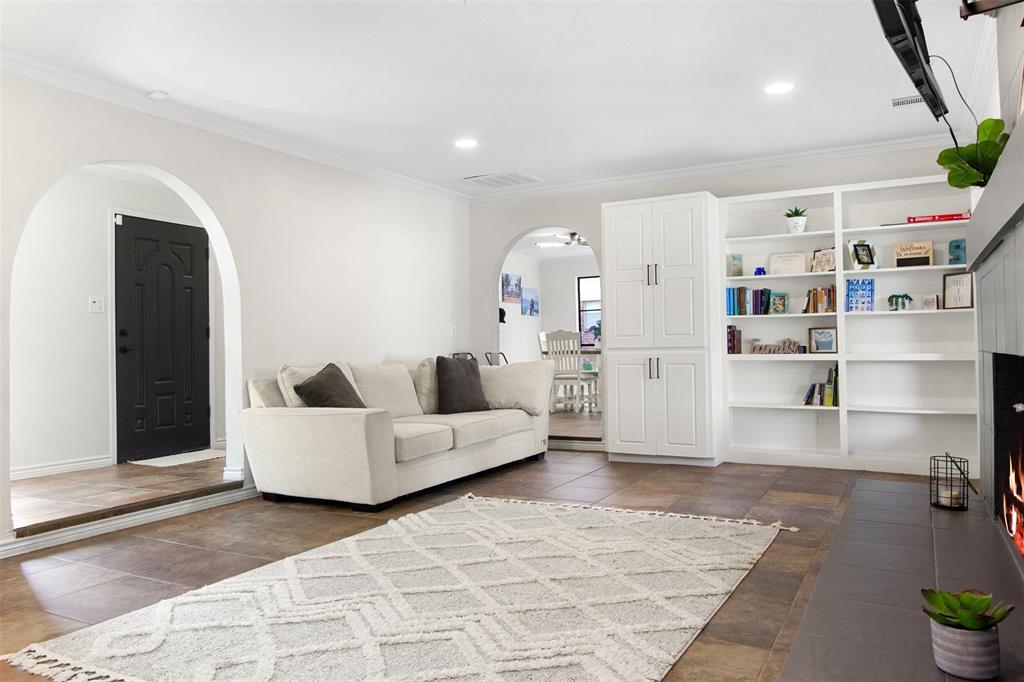 3625 Candelaria Drive