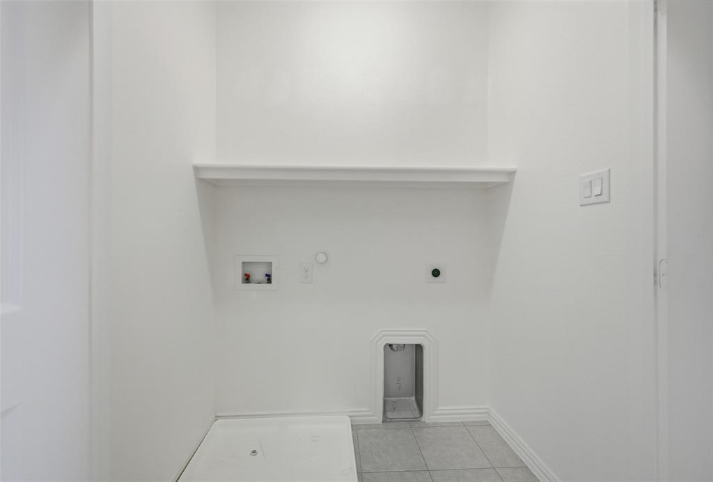 McKinney, Texas 75070, United States, 3 Bedrooms Bedrooms, ,3 BathroomsBathrooms,Residential,Active,229138