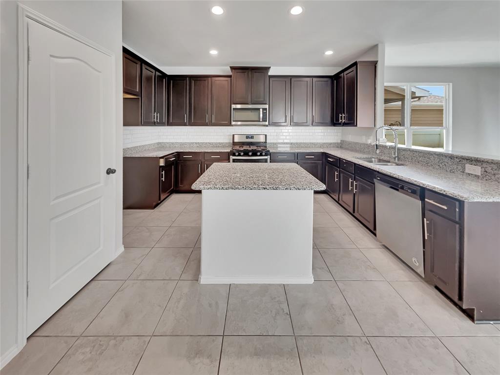 Azalea Village At Sa - Residential